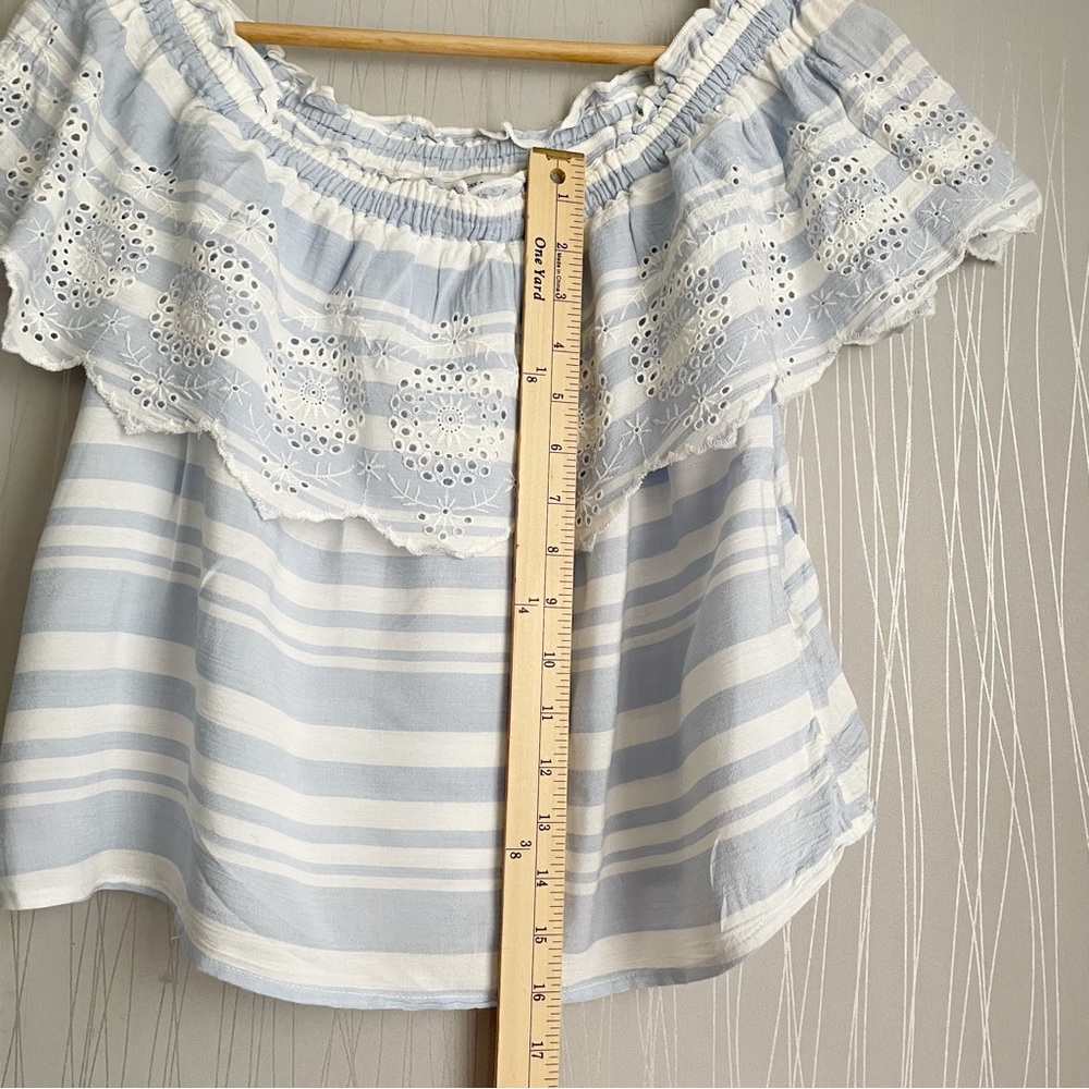 AE American Eagle Off Shoulder Eyelet Top Womens XS Blue White Striped Boho - Picture 7 of 9